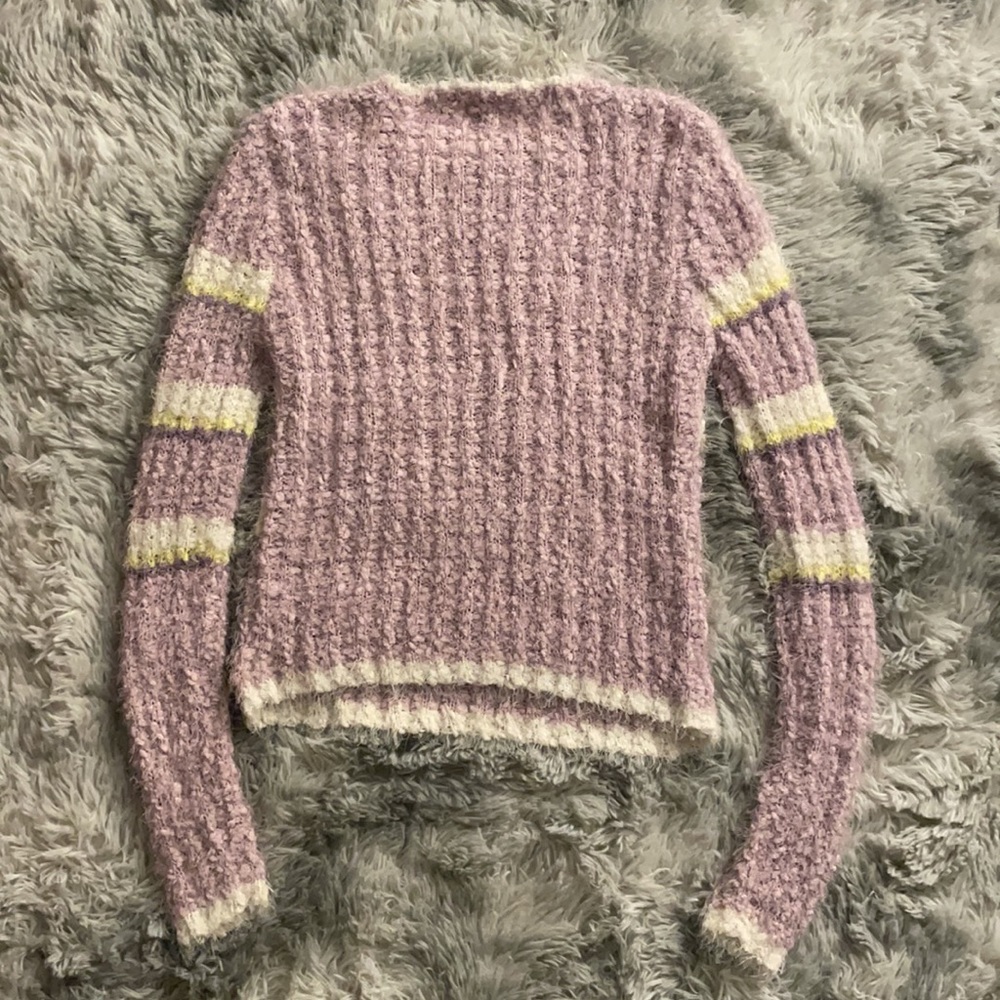 Fuzzy sweater - Picture 2 of 2